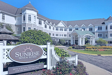 Assisted Senior Living in Naperville, IL | Sunrise of Naperville North